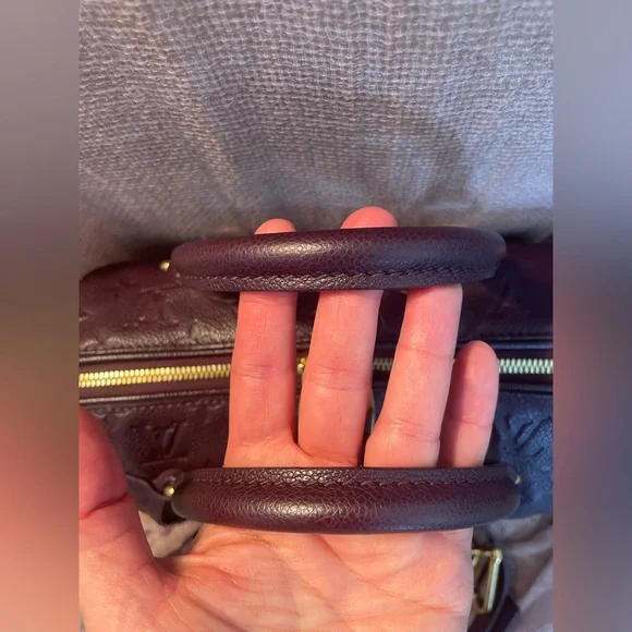 LOUIS VUITTON Empreinte Speedy Bandouliere 25 Leather HandBag - Picture 6 of 17